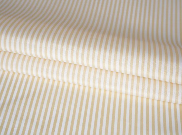 پارچه آستین رنگی نخ پلی استر: ساخت یک خط دفاعی محکم برای لباس با استحکام و دوام بالا