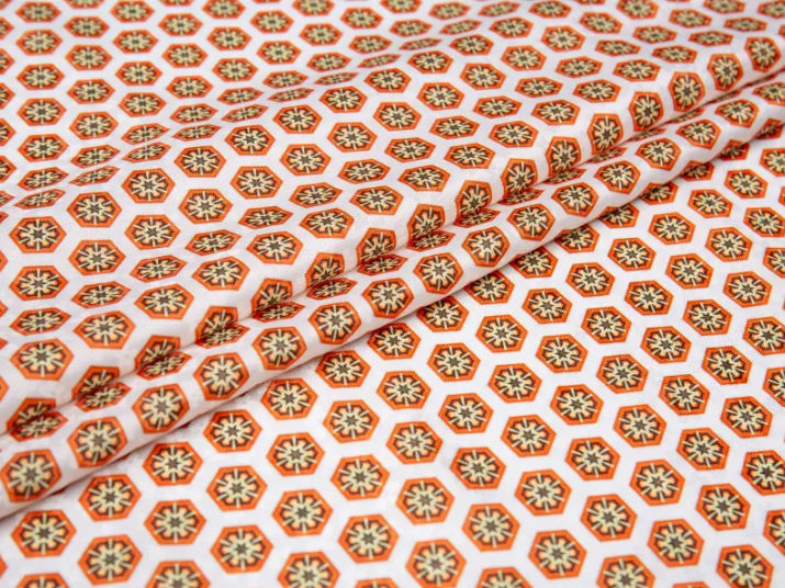 چرا پارچه روکش پلی استر-ویسکوز چاپ شده اولین انتخاب برای روکش های سطح بالا است؟